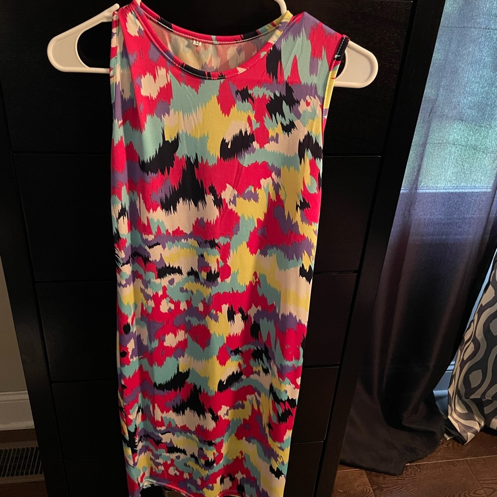 Sleeveless multicolored dress